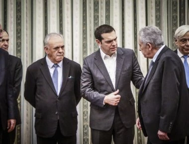 Όλα όσα δεν έδειξαν οι κάμερες από την ορκωμοσία των νέων μελών της Κυβέρνησης (φωτό, βίντεο)